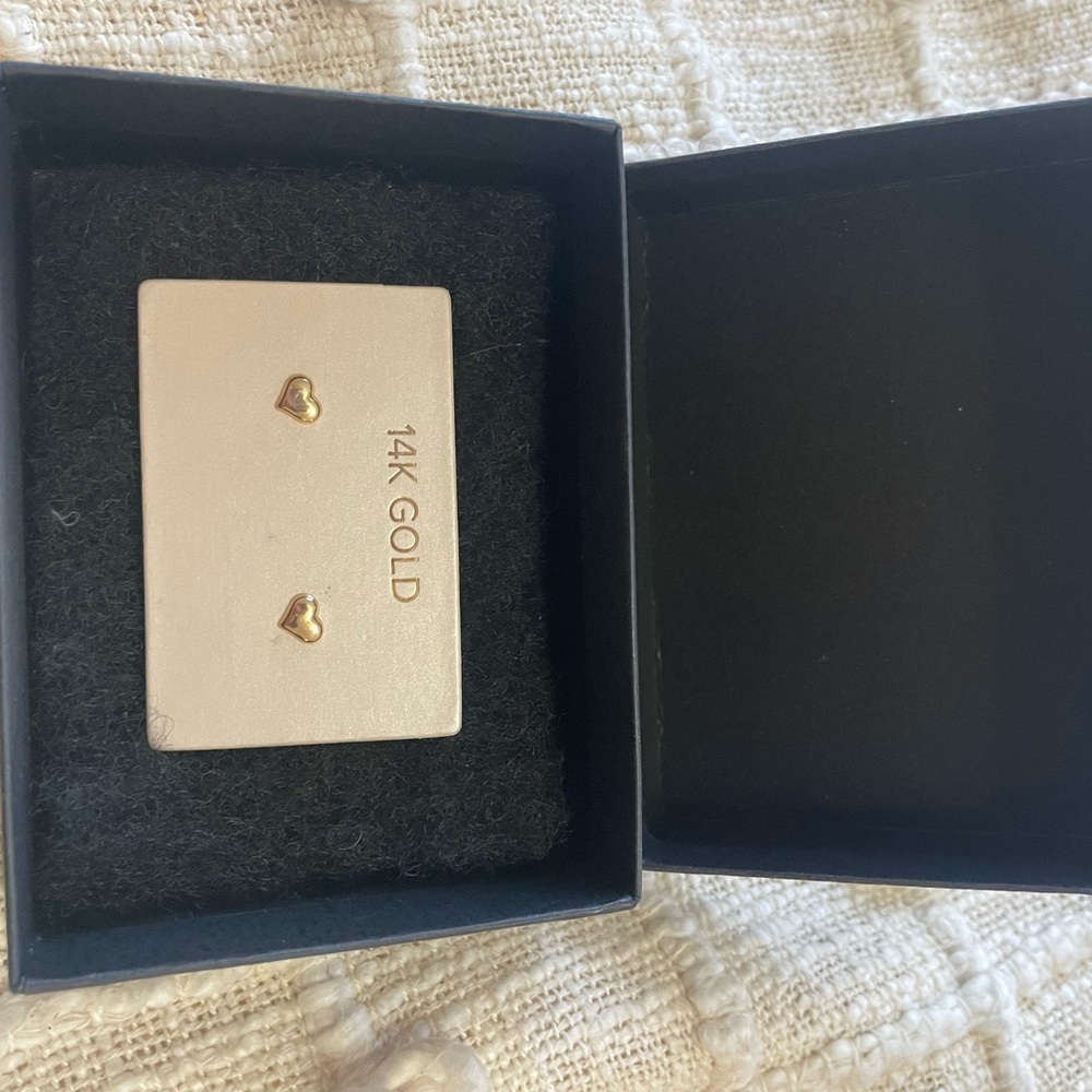 14k solid gold heart earrings karat - Picture 5 of 5